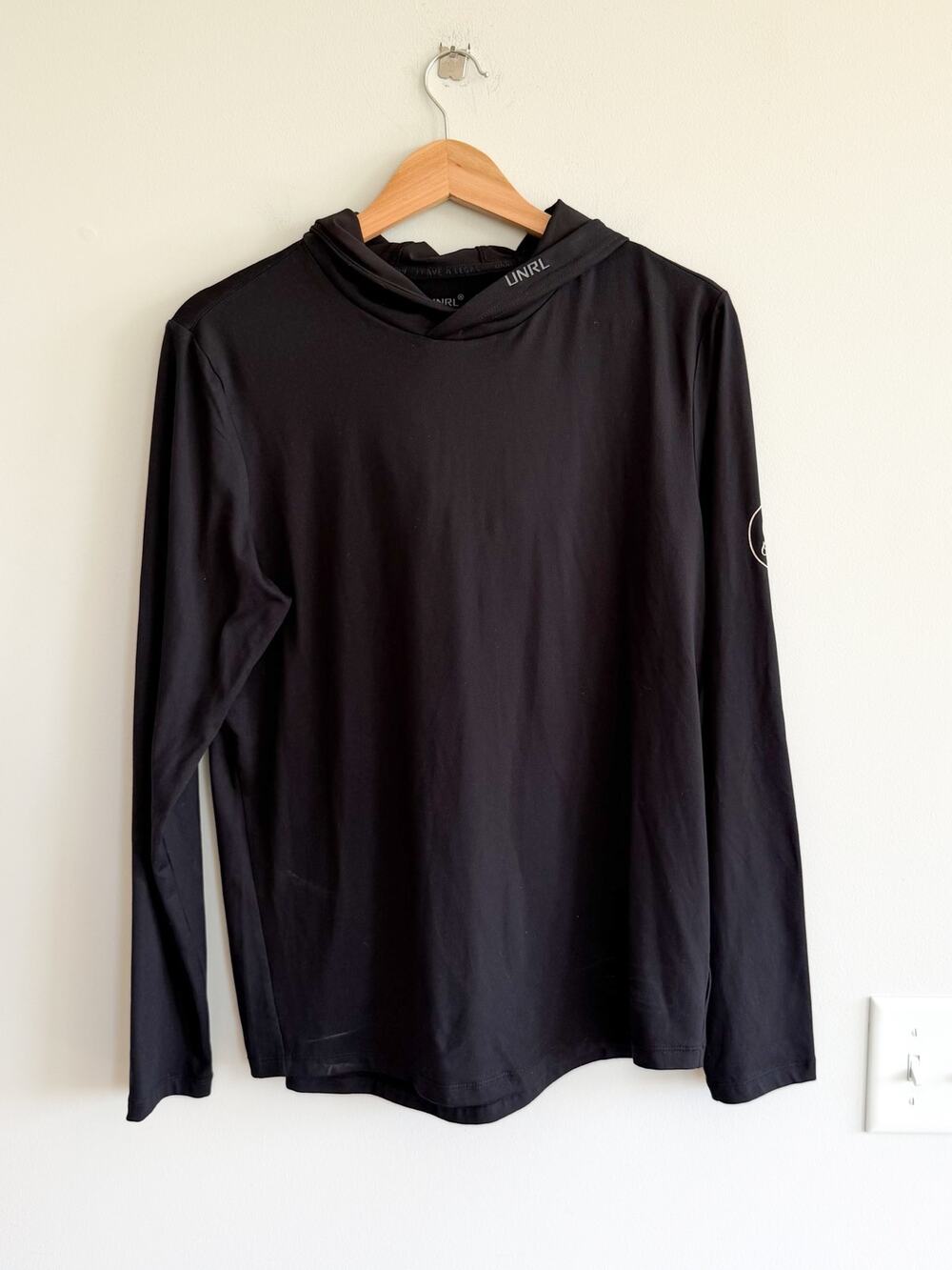 UNRL Ultra Hooded Long Sleeve Minimalist Pullover Sweatshirt Black S NWT